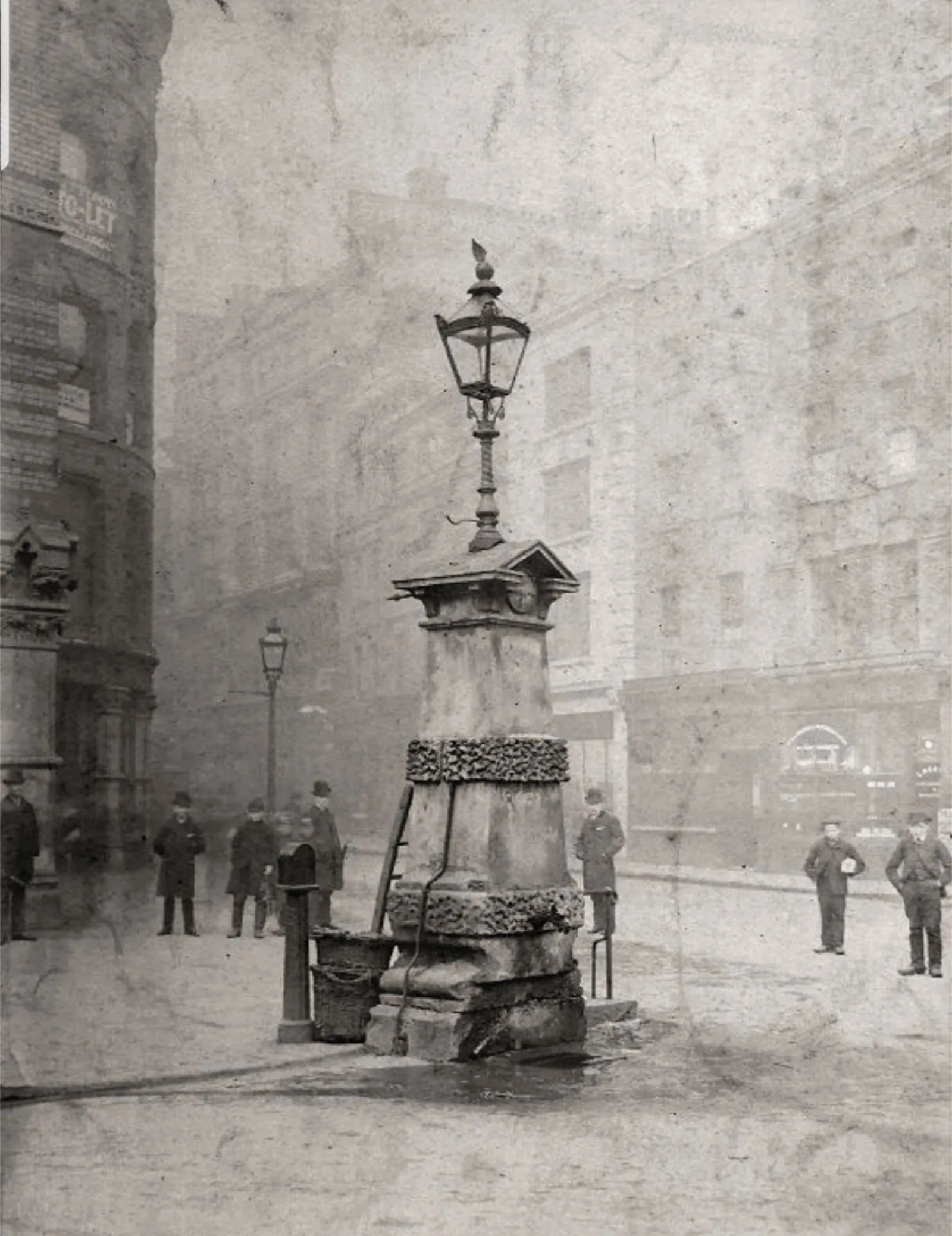 Historische Aufnahme der Aldgate Pump
